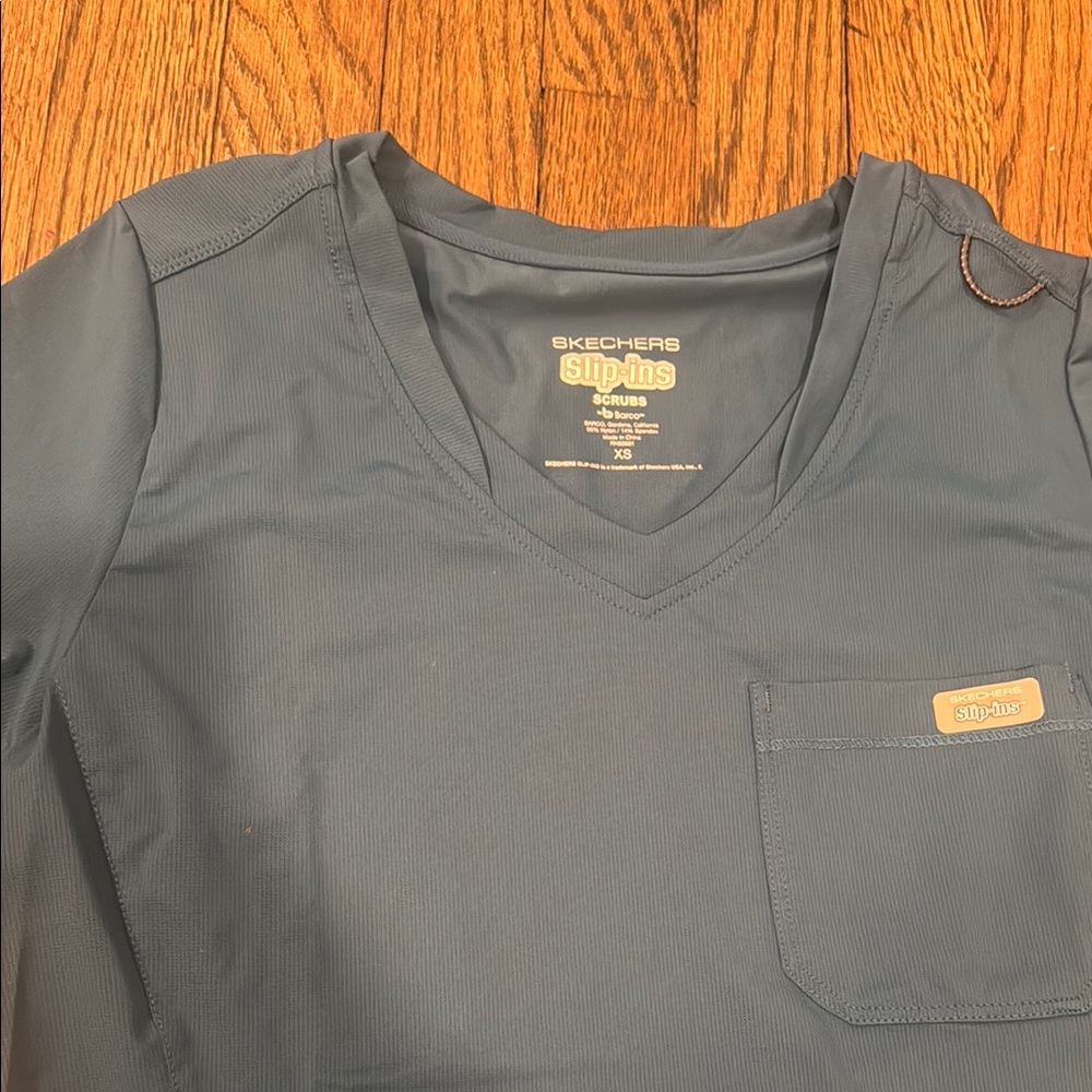 Caribbean Blue Sketchers Scrub Set - Picture 2 of 3